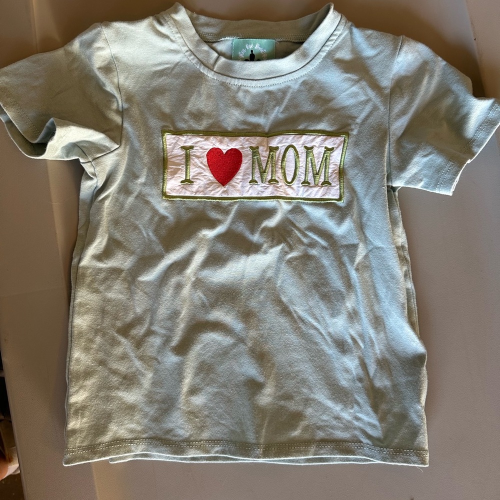 "I ♥ Mom" Light Green Short Sleeve Tee